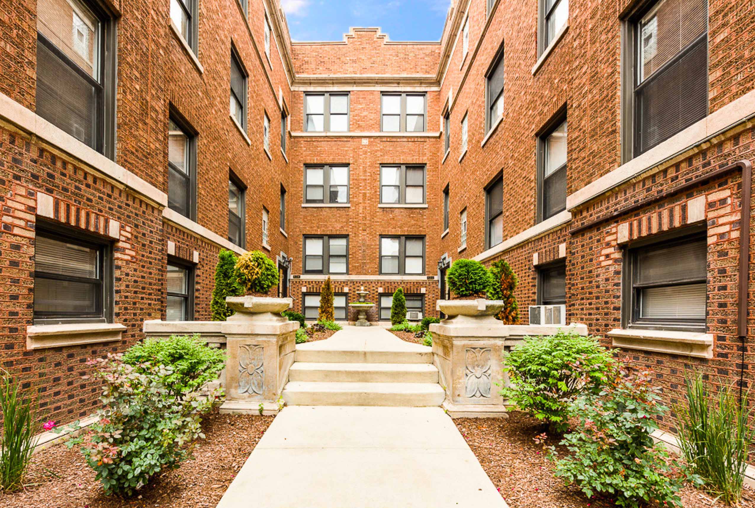 In The News Interra Negotiates 8.2M Sale of Apartment Building on